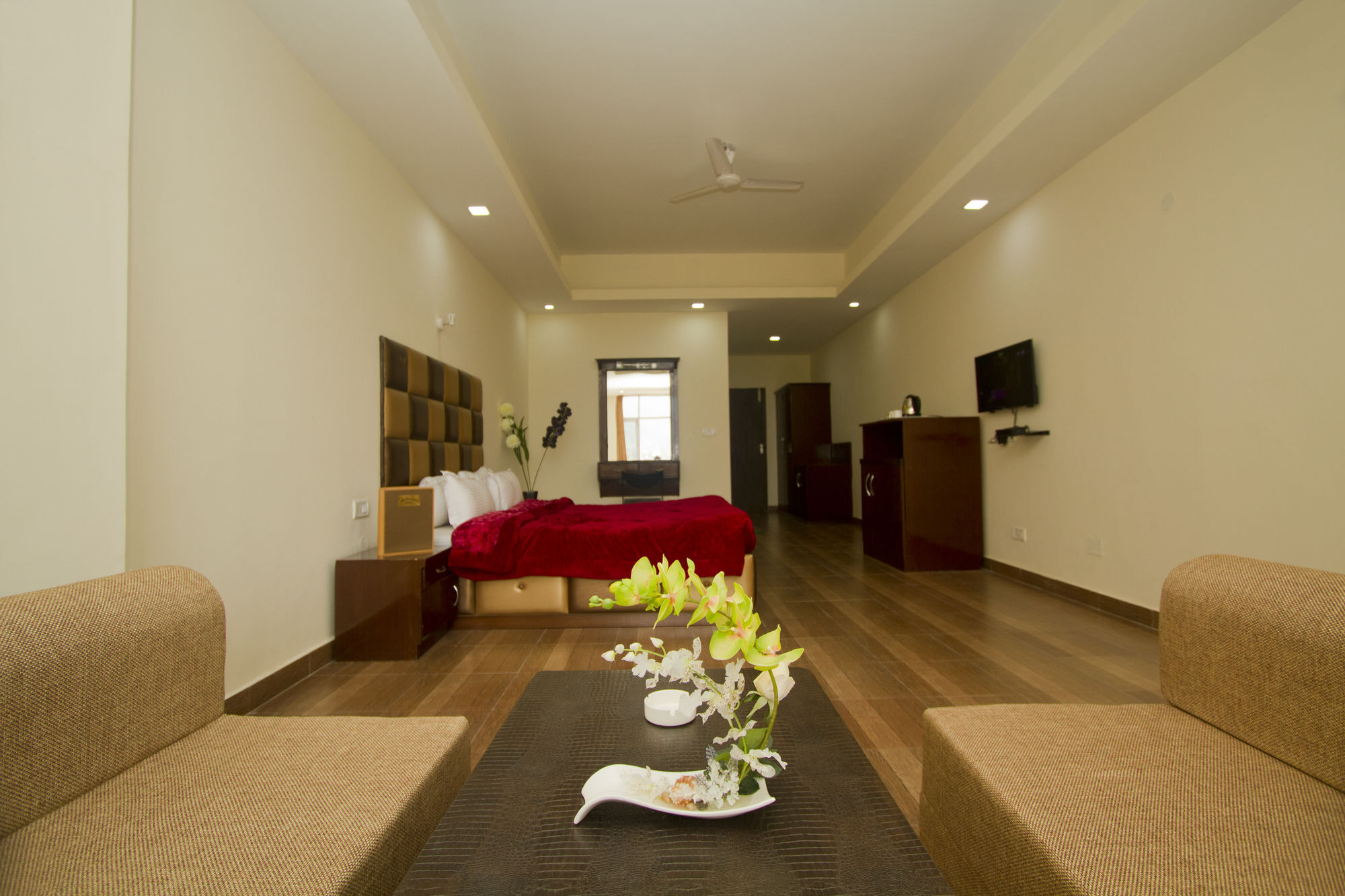 Adb Rooms Snow Touch Resort มะนาลี ภายนอก รูปภาพ
